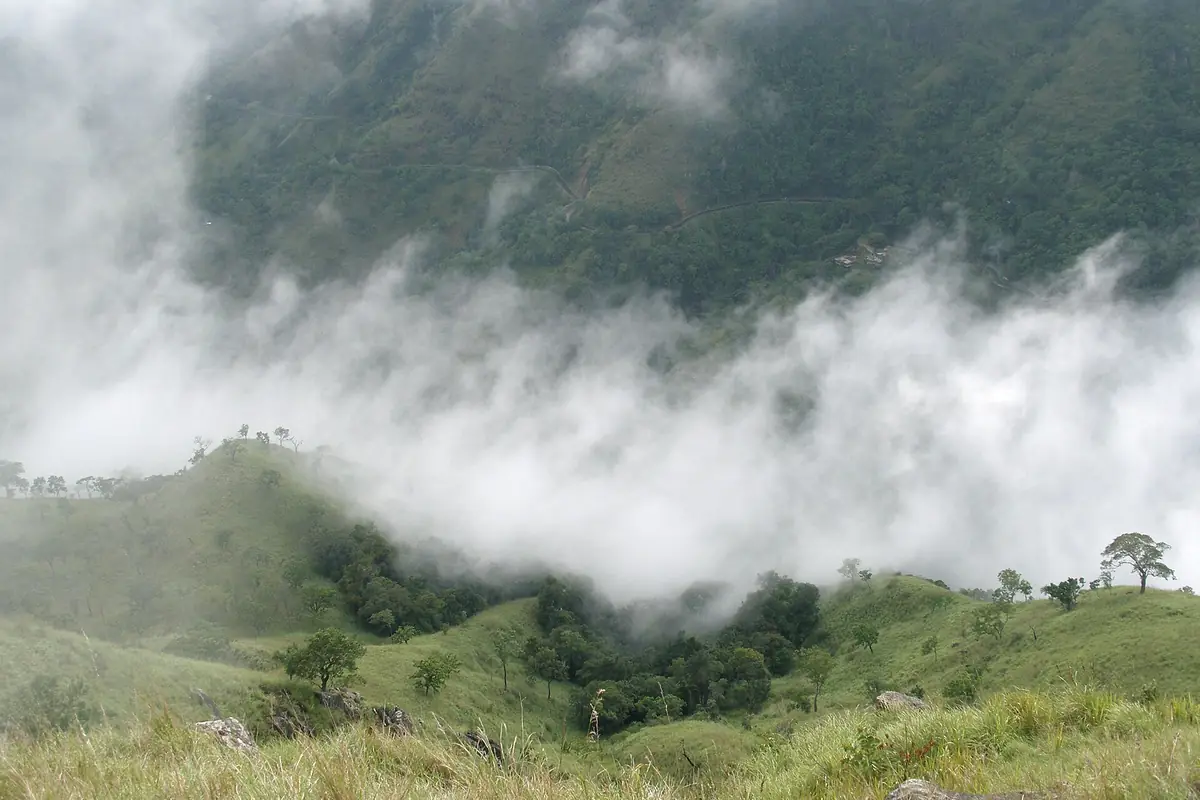 A sea of cloud below the hills around Ella